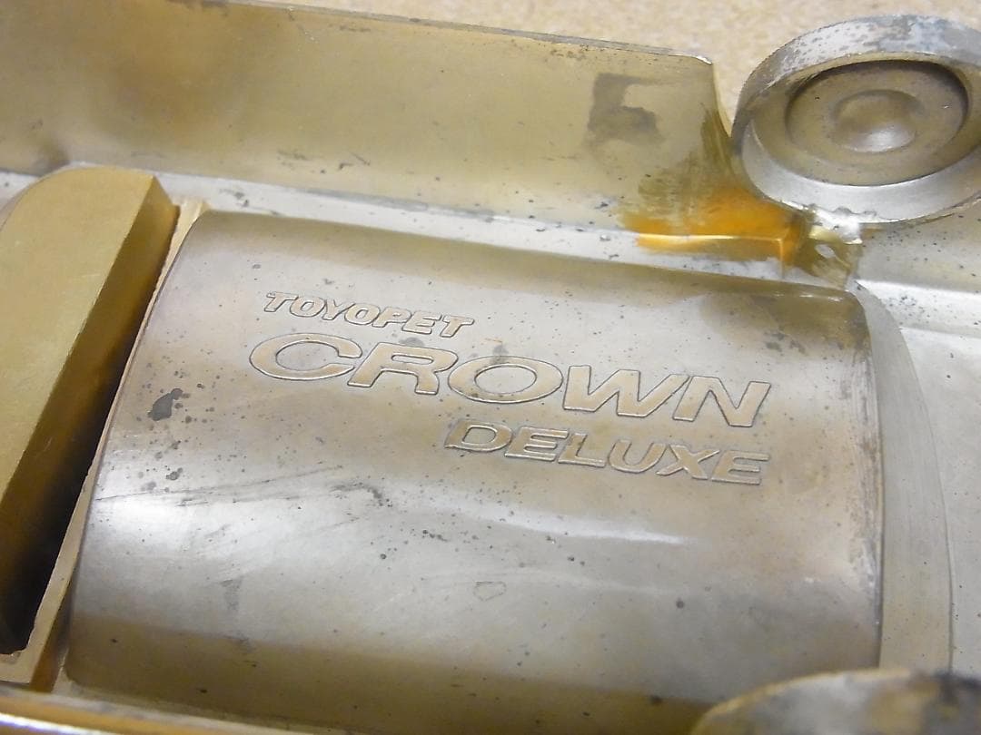 シガレットケース　金属　トヨタ　クラウン　ロイヤルサルーン