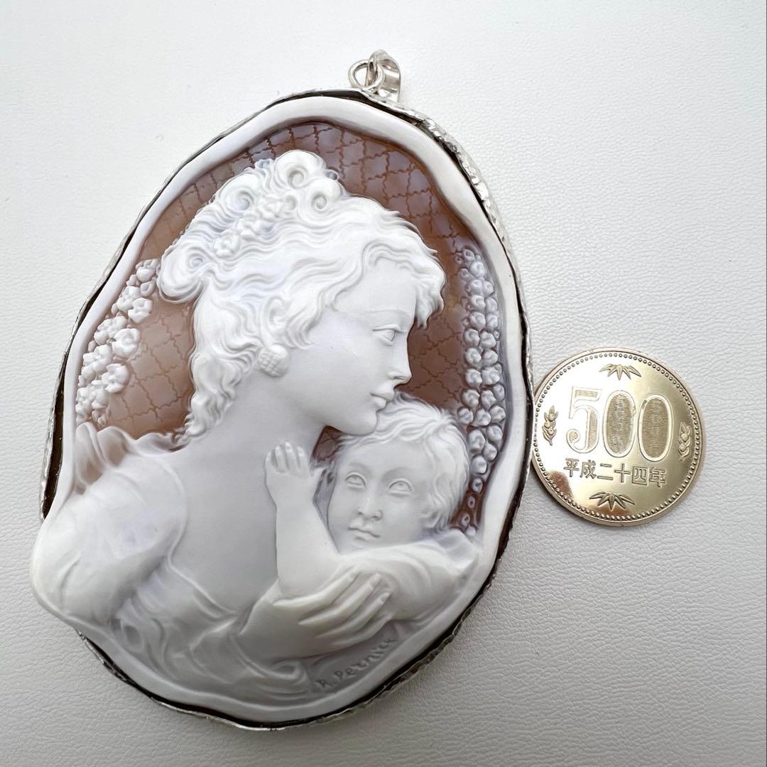 カメオ ラファエル　ペルニーチェ　作　シルバー槌目枠　チタンネックレス付き