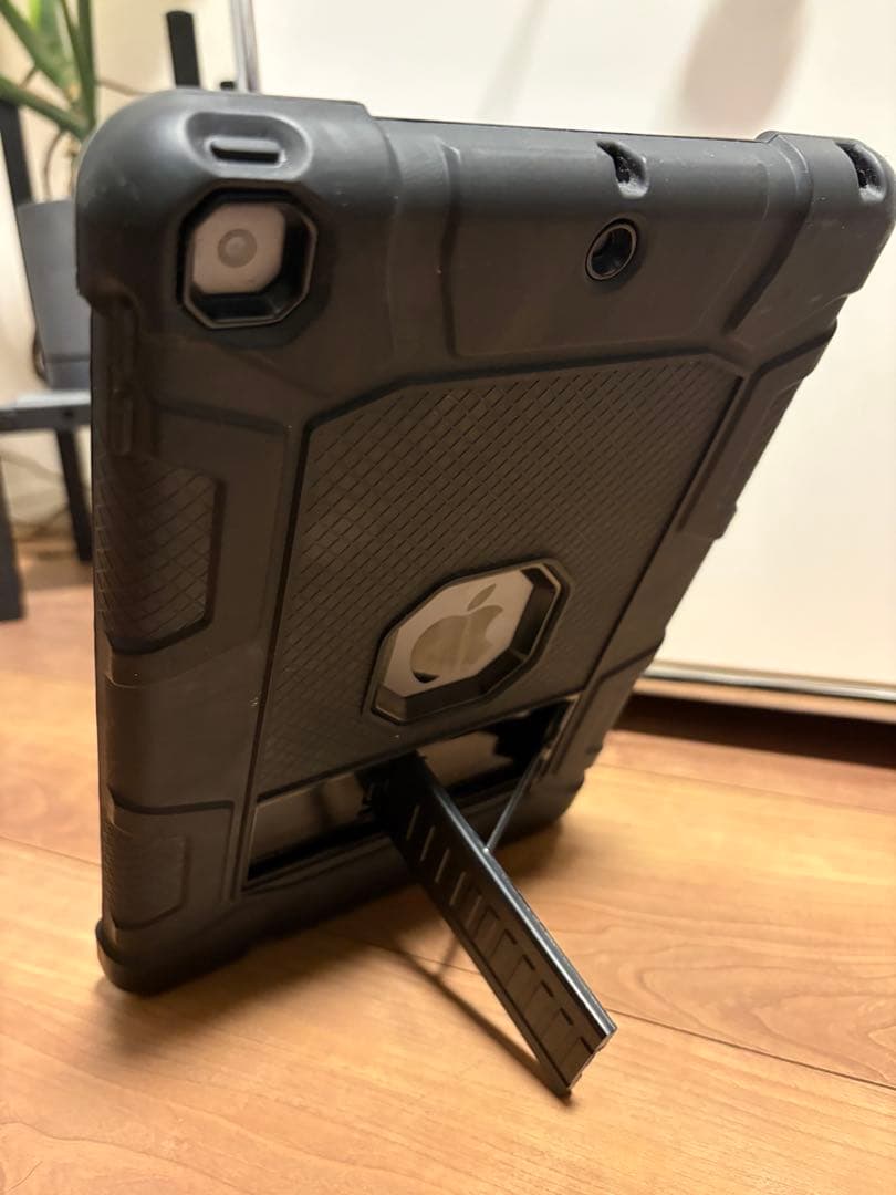 美品　ケース付　iPad (第7世代) 32GB スペースグレー Wi-Fi