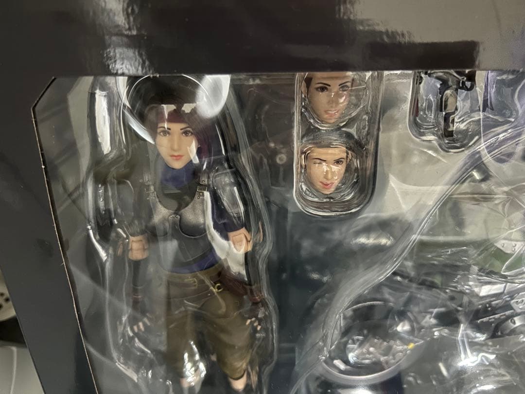 ファイナルファンタジーVII リメイク PLAY ARTS改 ジェシー&バイク