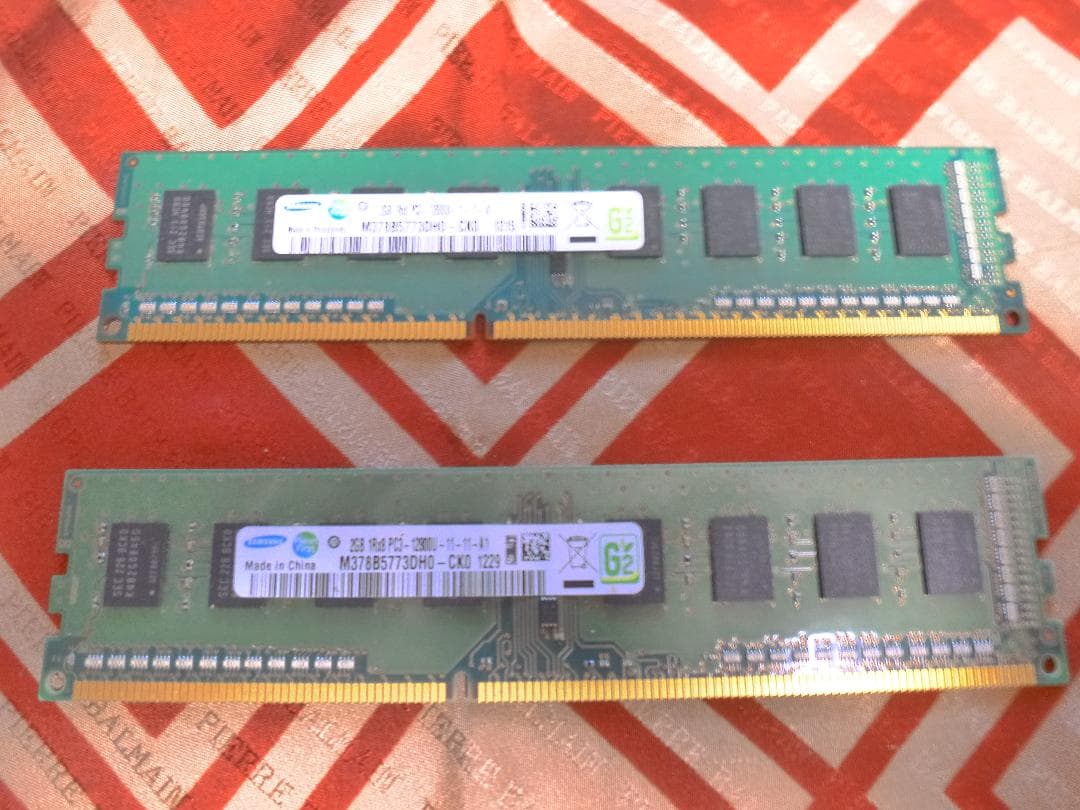 pcデスクトップ メモリーPC3 12800 ２G 2枚