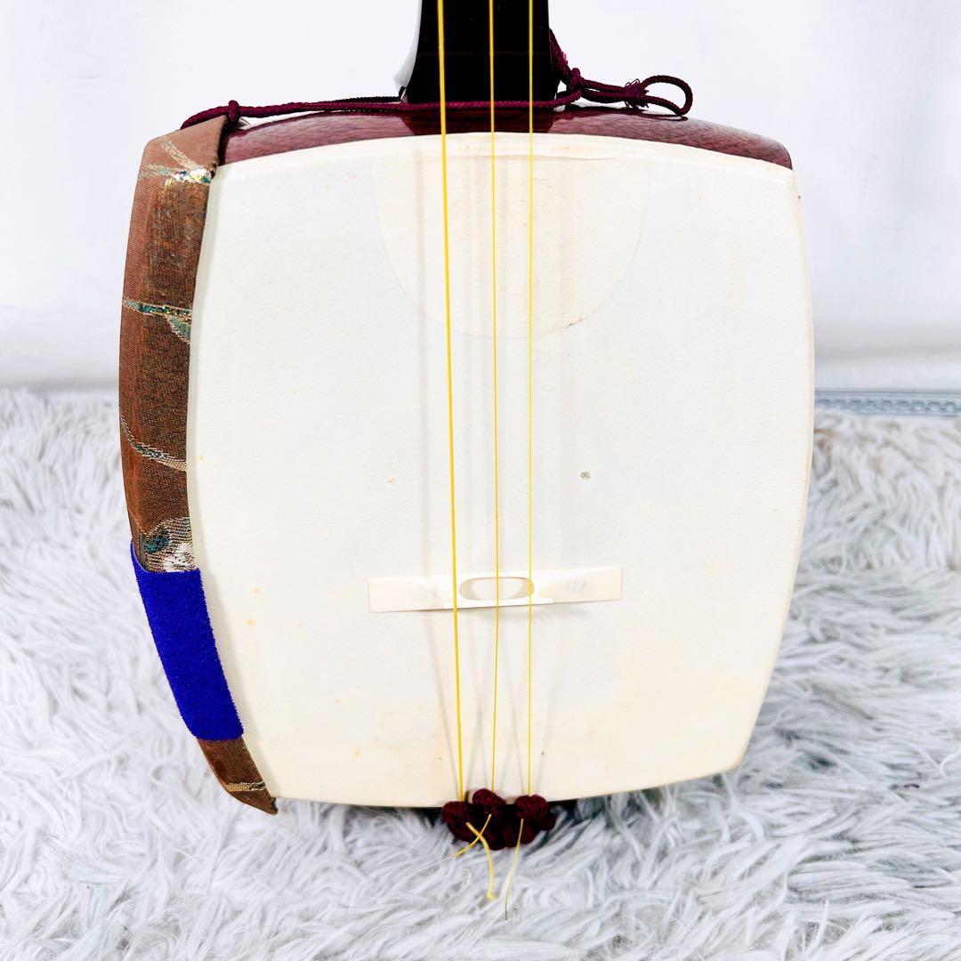 長唄三味線　中棹　紫檀　正寸　丸打胴　本皮　皮破れなし　二本溝