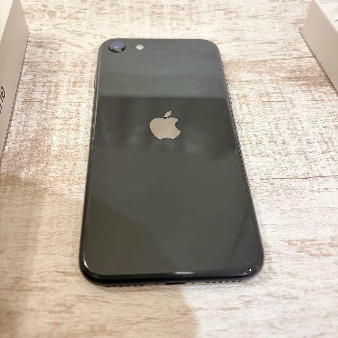 Apple iPhone SE (第2世代) 64GB ブラック SIMフリー