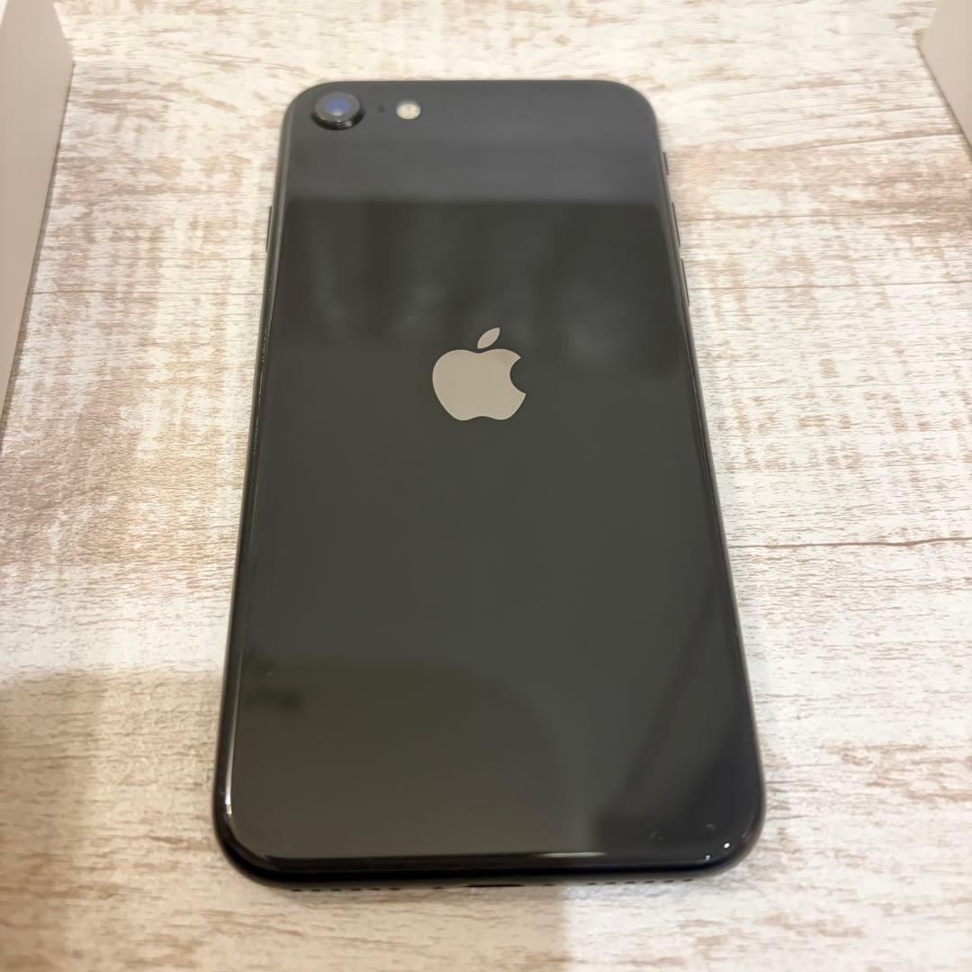 Apple iPhone SE (第2世代) 64GB ブラック SIMフリー