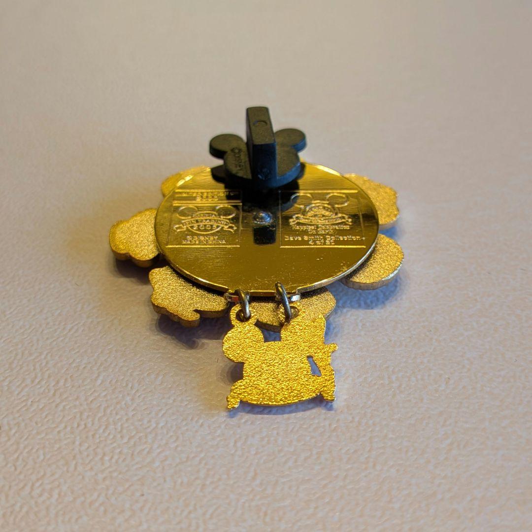 海外ディズニー限定版◇2005年発売ピンバッジ『イッツ・ア・スモールワールド』