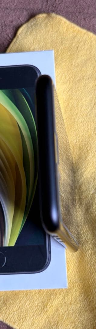 【キズなし】iPhone 第２SE