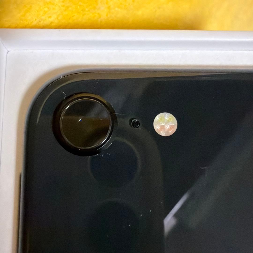 【キズなし】iPhone 第２SE