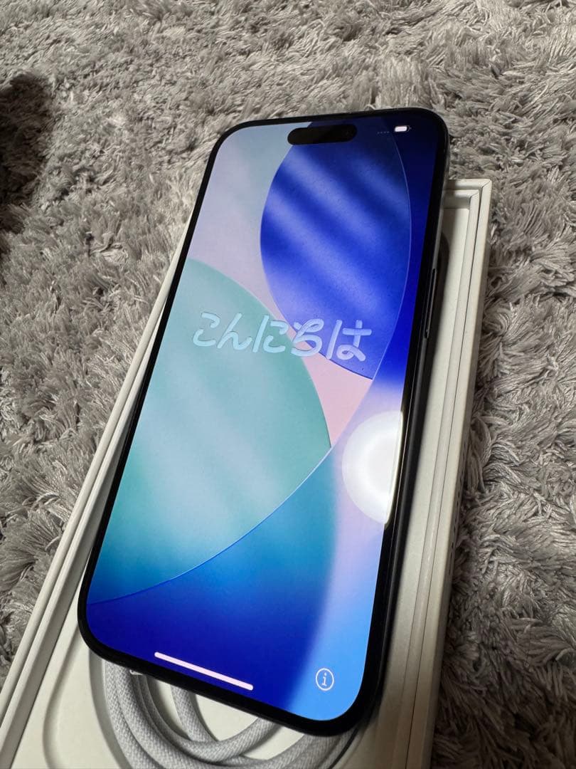 Apple iPhone 15プロ 256GB ブルーチタニウ　若干の傷有り