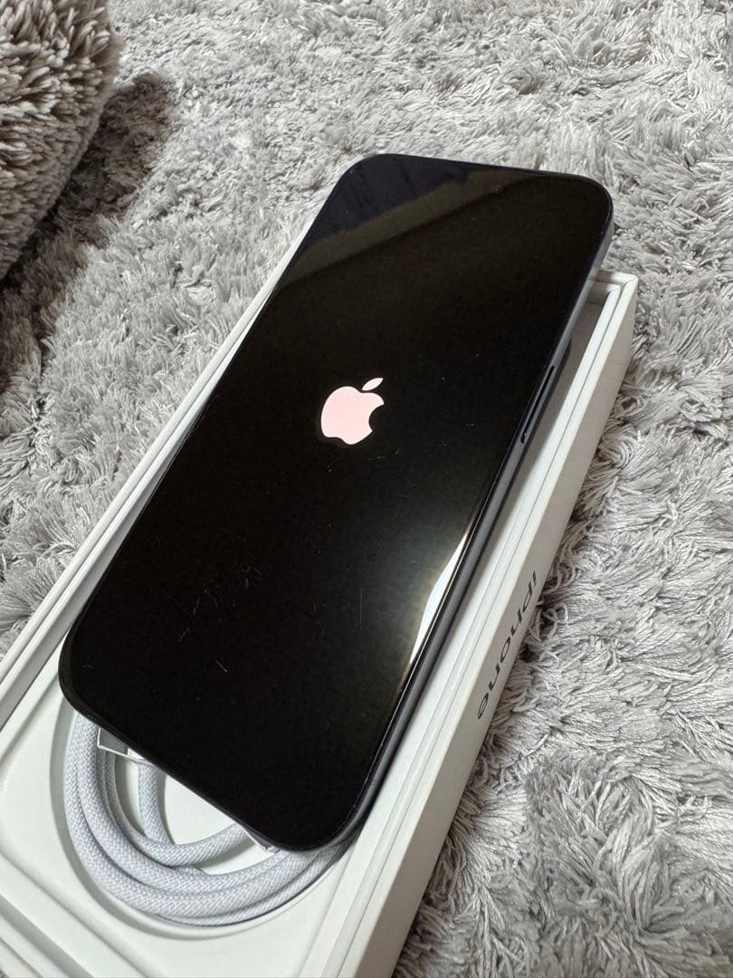 Apple iPhone 15プロ 256GB ブルーチタニウ　若干の傷有り