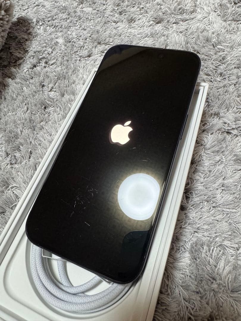 Apple iPhone 15プロ 256GB ブルーチタニウ　若干の傷有り