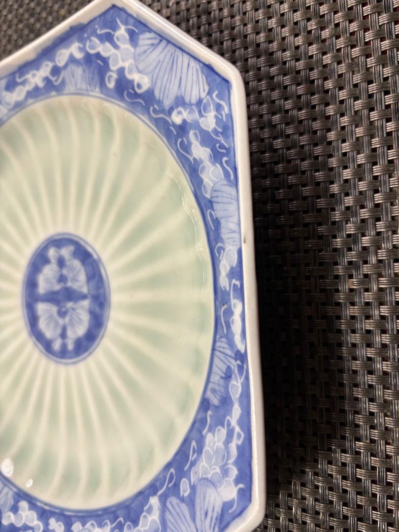 伊万里焼　染付・青磁　手描き