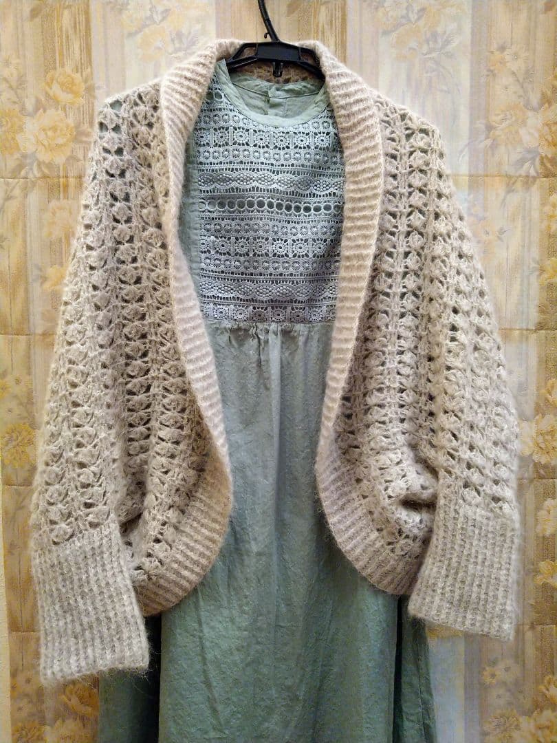 ハマナカソノモノヘアリー モヘアのゆったりカーディガン。羽織ものグレー。