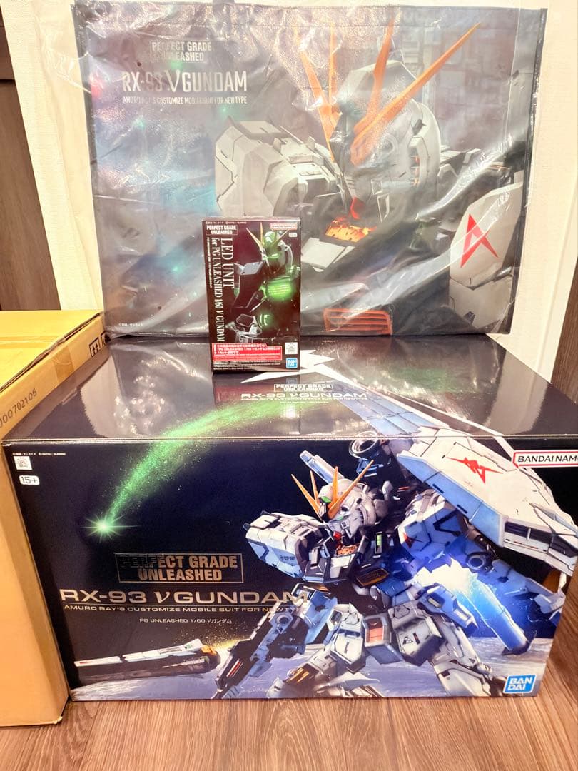 PG UNLEASHED νガンダム ＆ LEDユニット & ショッパーバッグ