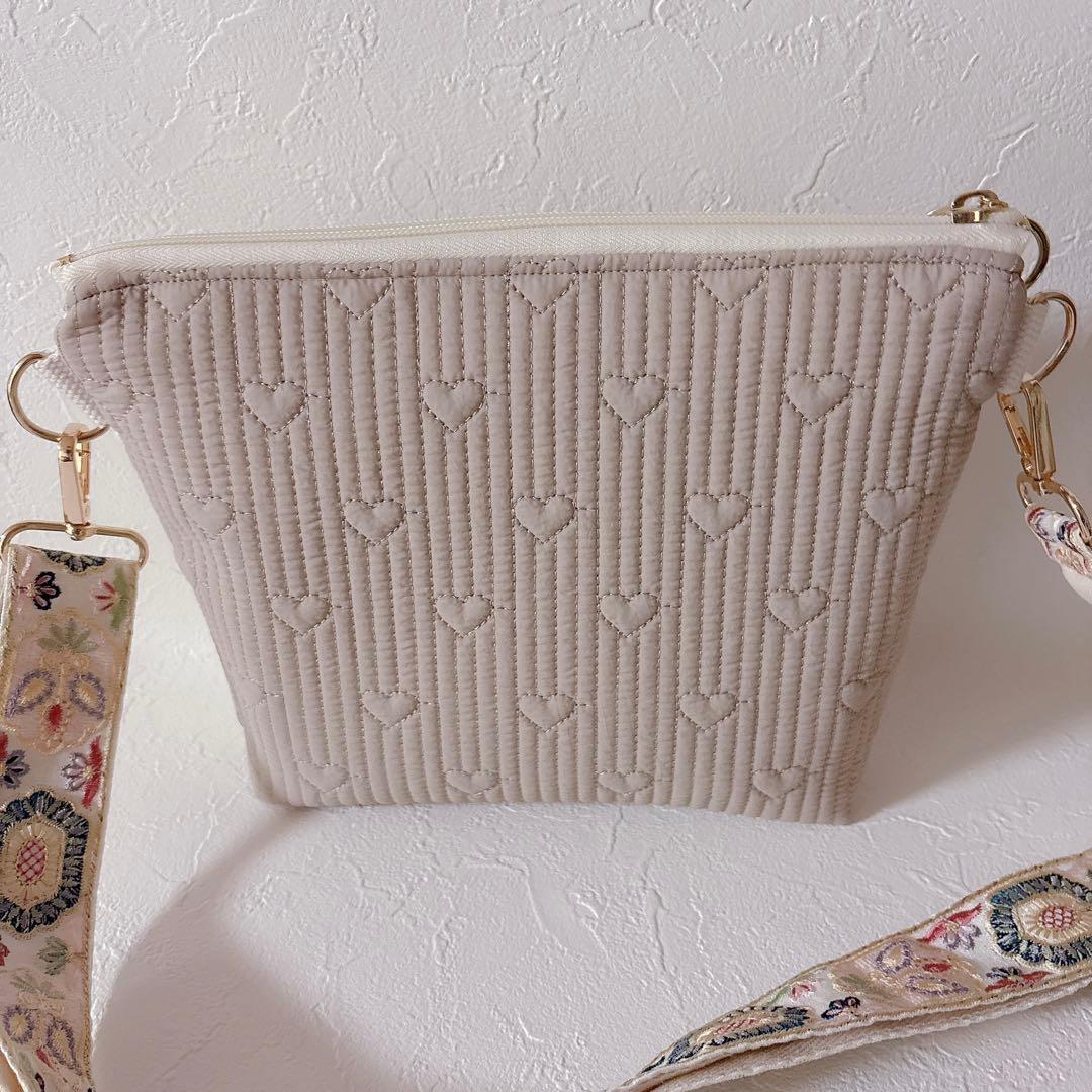 インド刺繍生地　サコッシュ　ショルダーバッグ　ハンドメイド　メルヘン　ポシェット