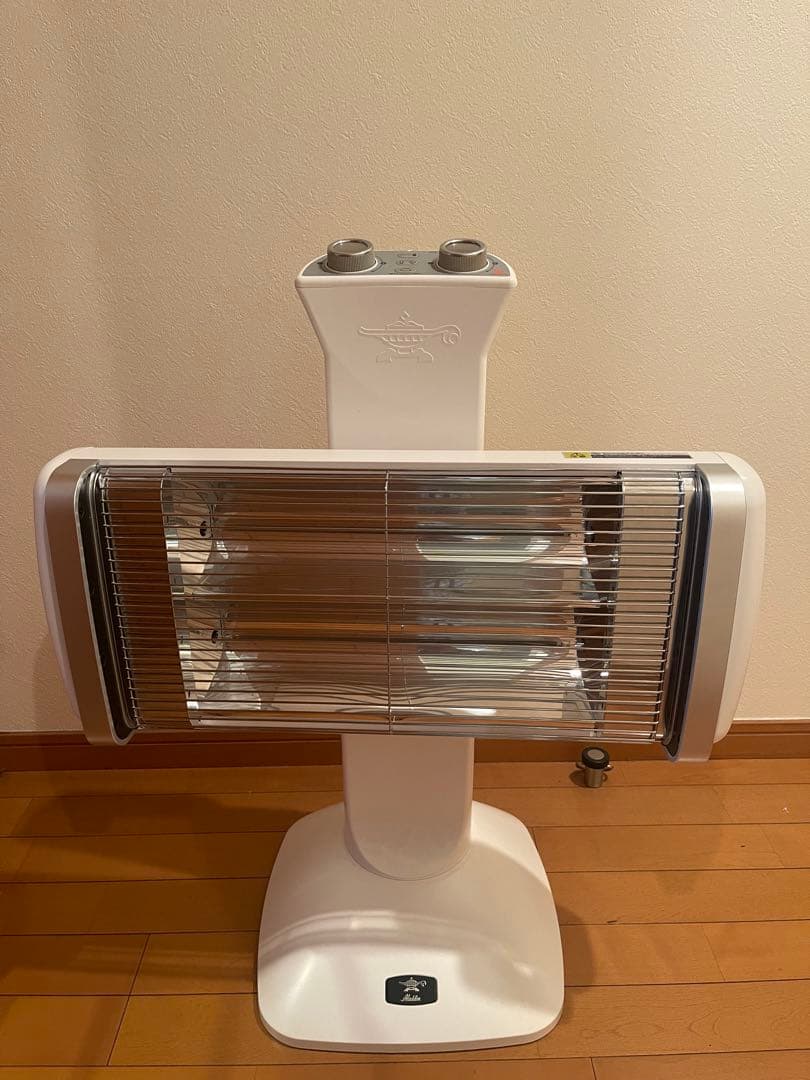 Aladdin遠赤グラファイトヒーター CAH-2G10Eホワイト2022年製