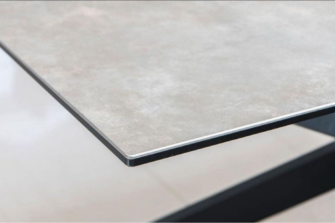 セラミックテーブル（GLAN/スペイン）サイズW200×D100×H72 cm