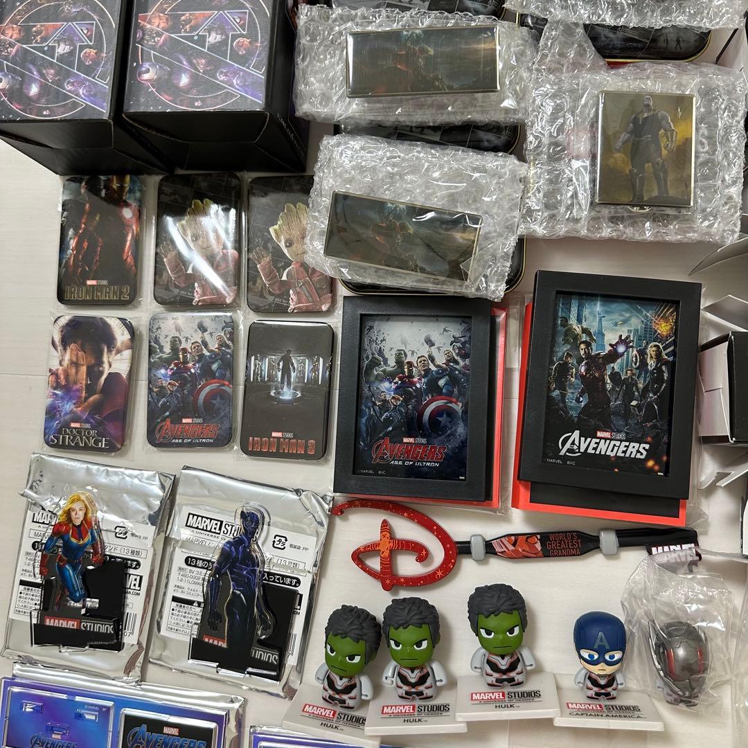 マーベル アベンジャーズ ポスター アクリルスタンド ガチャ フィギュア