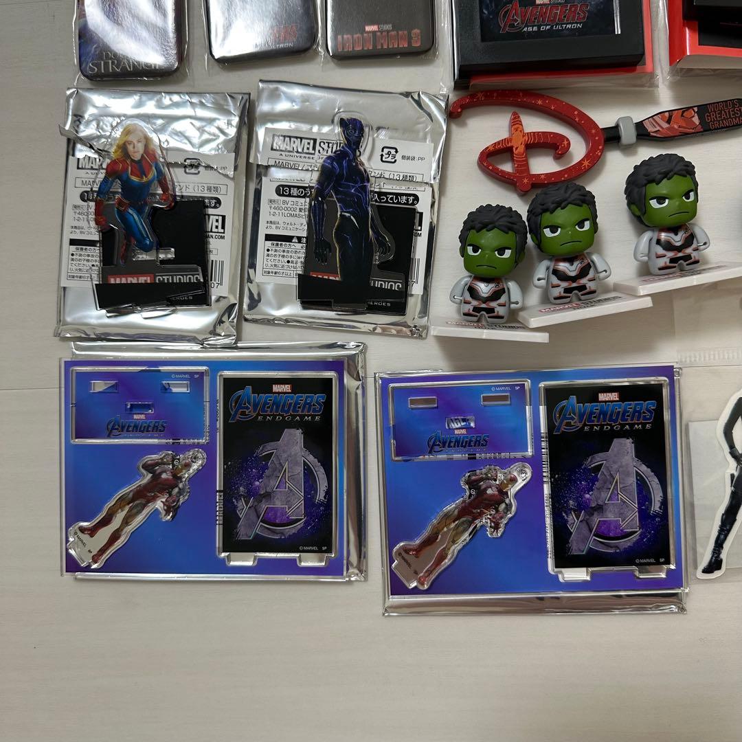 マーベル アベンジャーズ ポスター アクリルスタンド ガチャ フィギュア