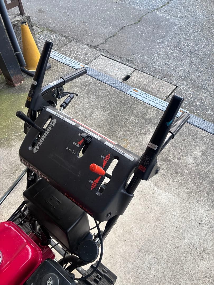 Honda 除雪機 HSS760nキャタピラ式 赤