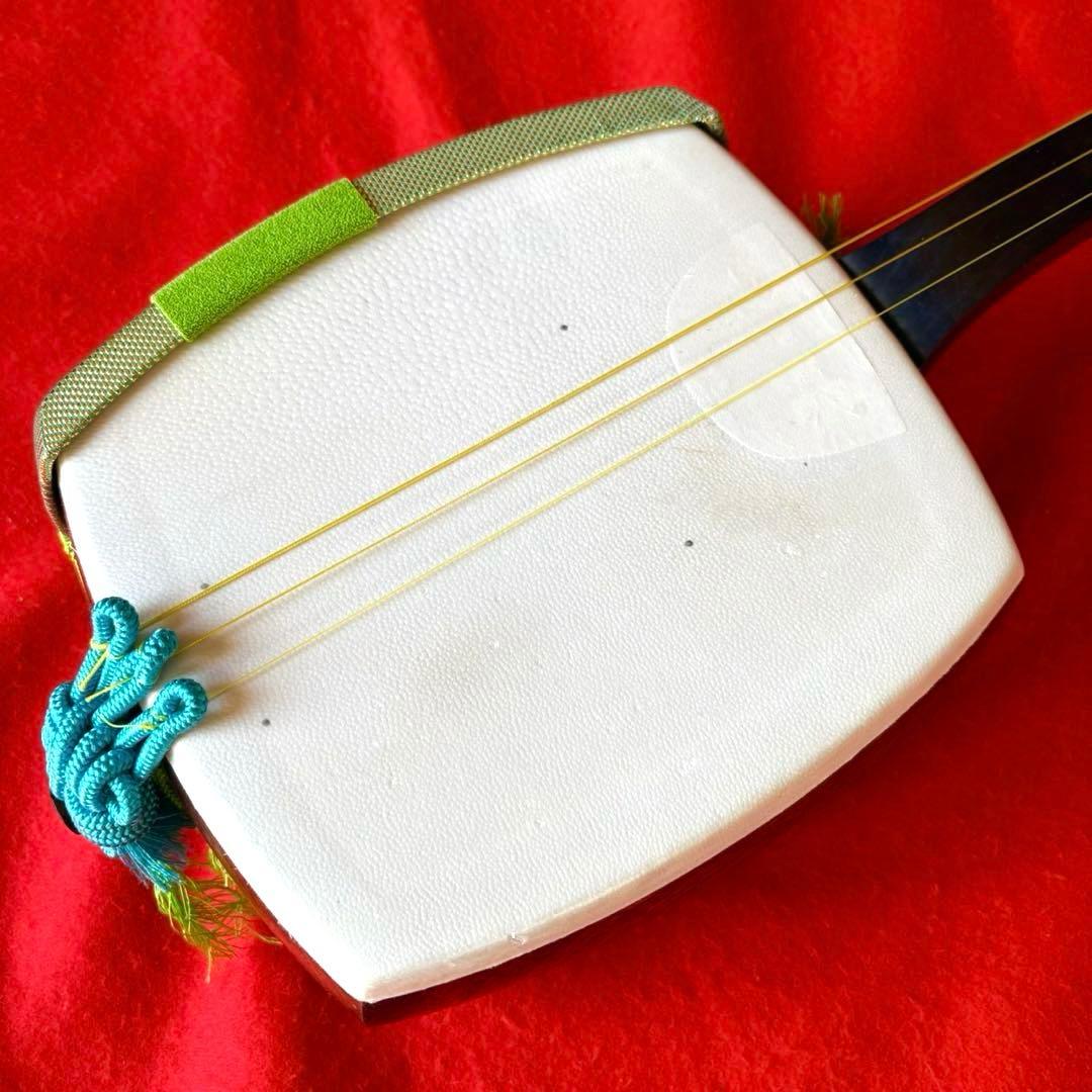 紅木金細 長唄三味線 細棹 子持綾杉胴 犬皮張り 上位仕様 一式セット ケース付