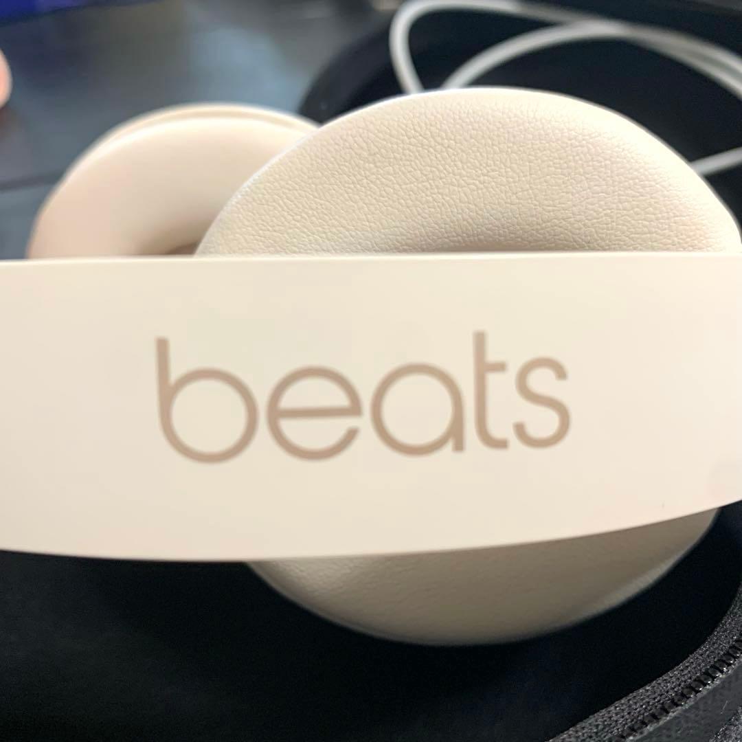 Shin　beats solo pro アイボリー　ワイヤレスヘッドホン