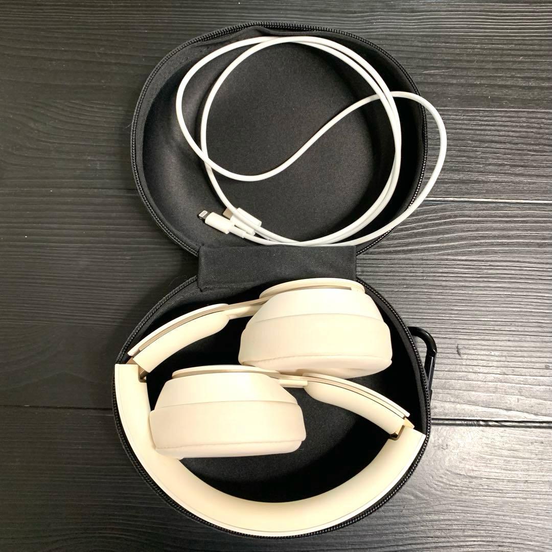 Shin　beats solo pro アイボリー　ワイヤレスヘッドホン