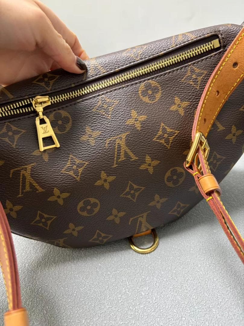 ルイヴィトン　ボディバッグ　バムバッグ　M43644