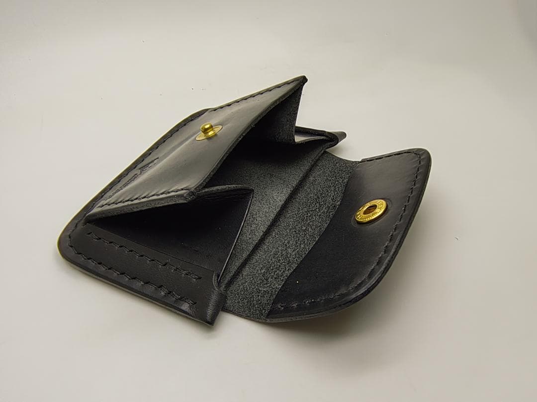 ブラックレザーコンパクト財布