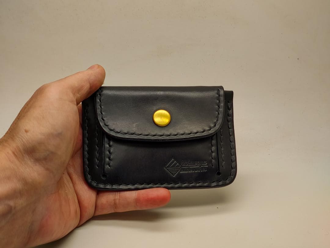 ブラックレザーコンパクト財布