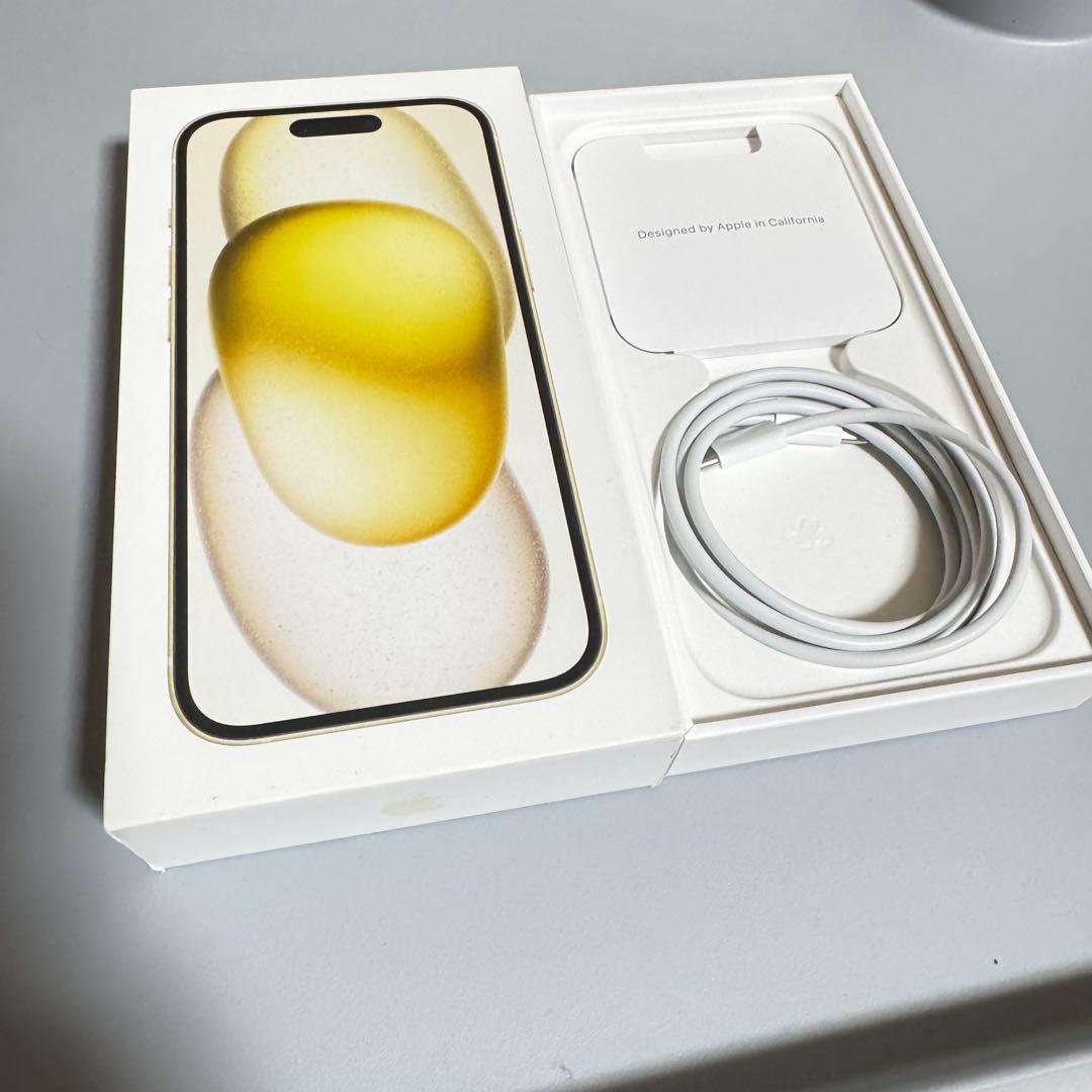 iPhone 15 256GB SIMフリー バッテリー残量100%