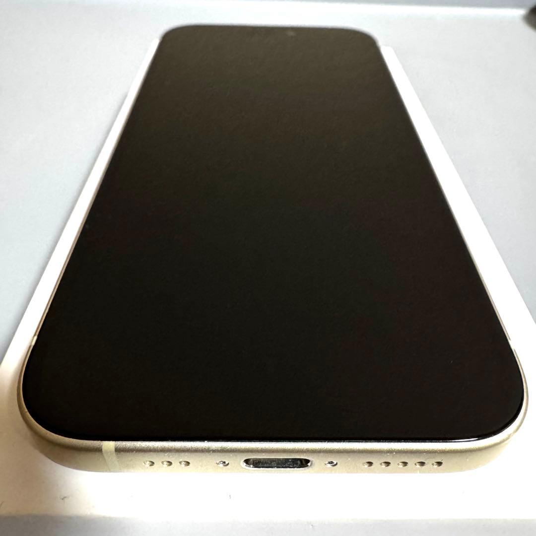 iPhone 15 256GB SIMフリー バッテリー残量100%