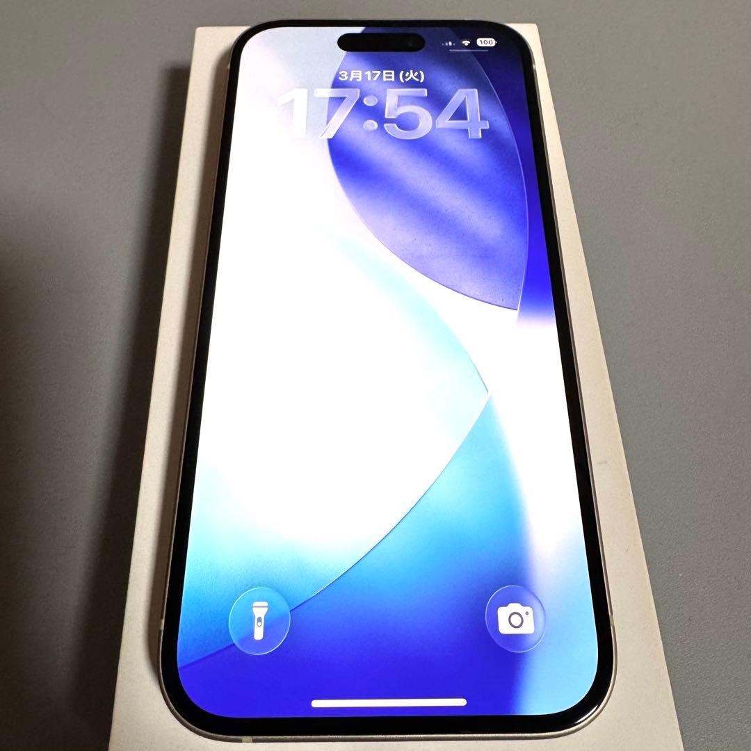 iPhone 15 256GB SIMフリー バッテリー残量100%