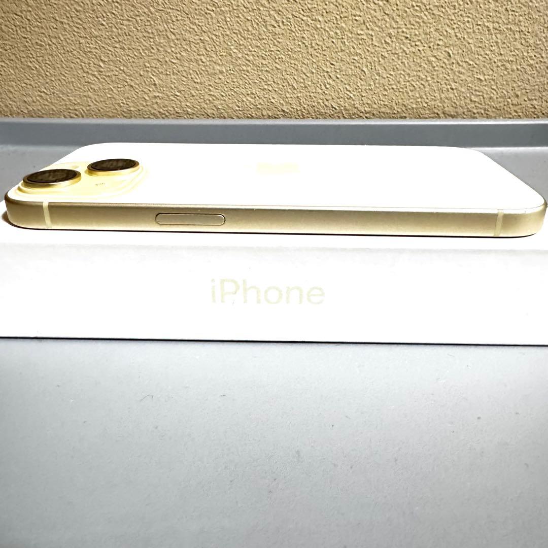 iPhone 15 256GB SIMフリー バッテリー残量100%