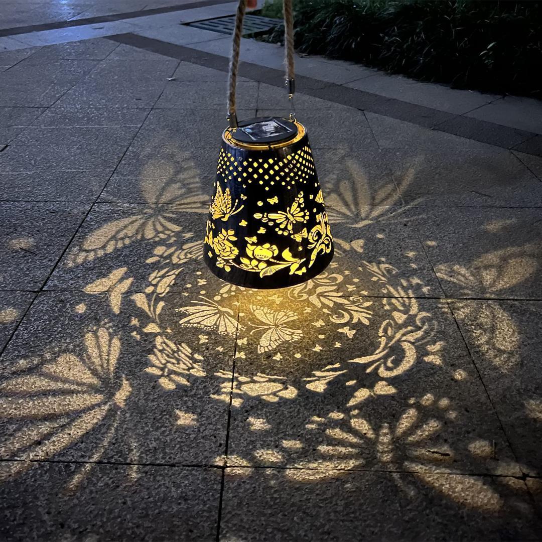 照明 高級感 金属製ランタン 幻想的な雰囲気を醸し出し