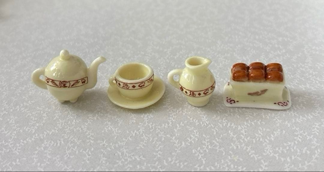 フェーヴ　おやつの時間　フランス　ミニチュア