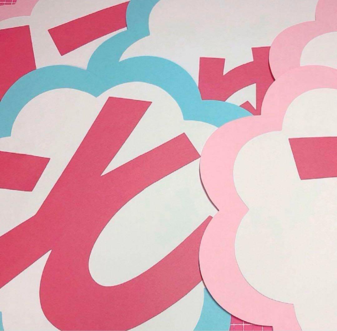 user_e2d135e8ページ 花枠文字オーダー／壁面飾り