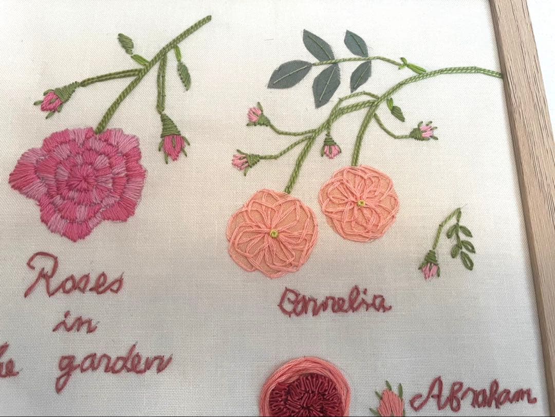 青木和子　刺繍　完成品　バラの咲く庭　「バラ図鑑」　　55
