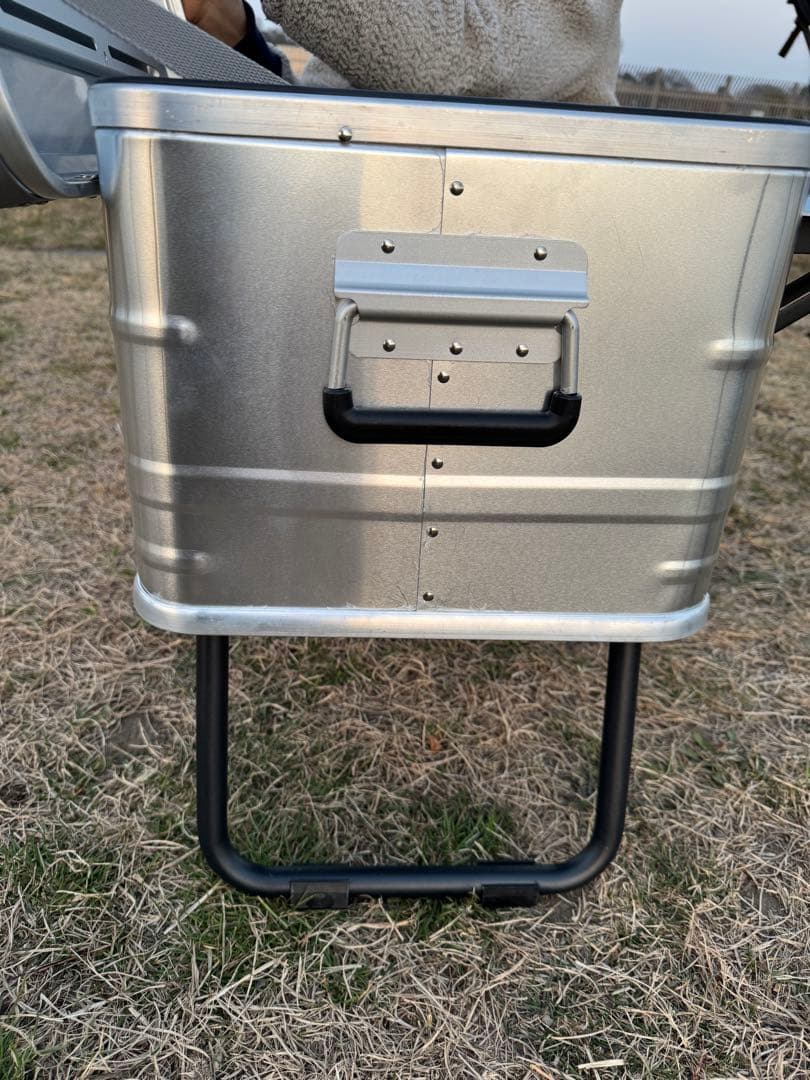 アルミ製拡張テーブル DIYアルミコンテナ47L回転チェアセット