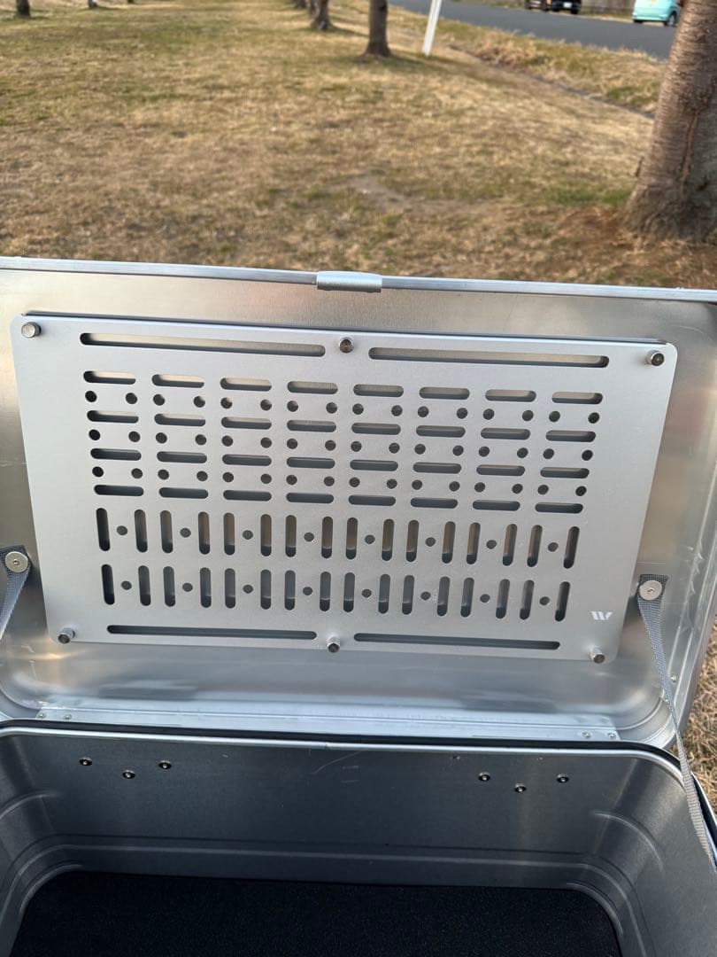 アルミ製拡張テーブル DIYアルミコンテナ47L回転チェアセット