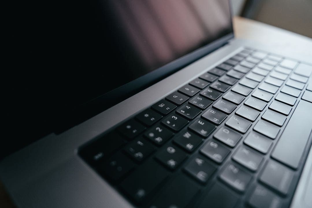MacBook本体 MacBook Pro 16 M1 Max / 32GB / 1TB