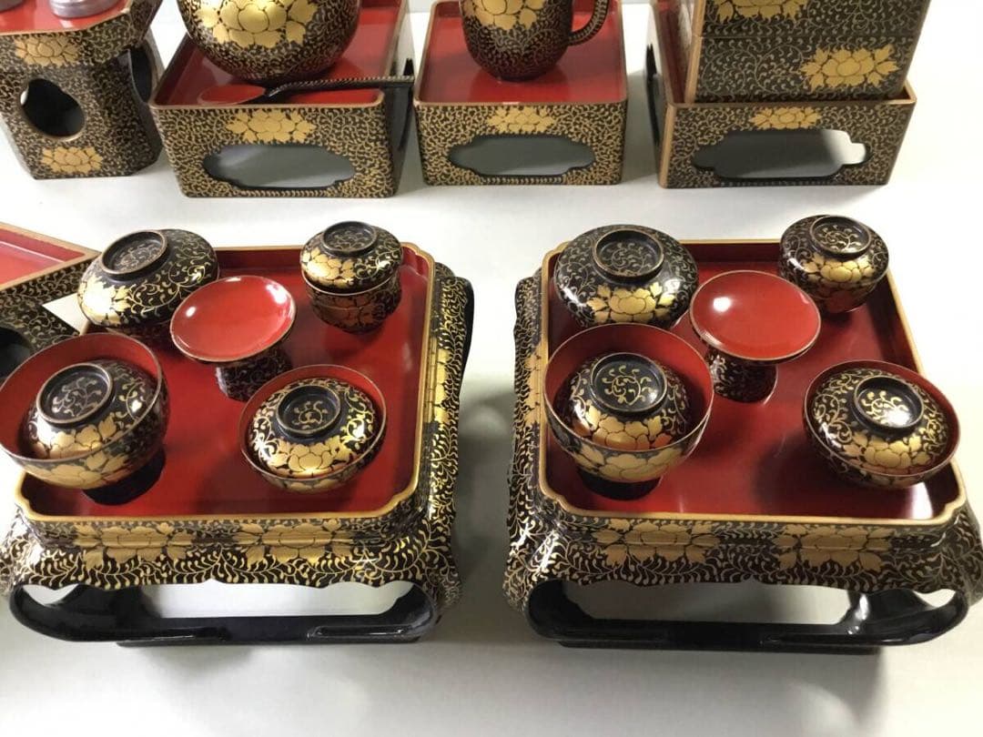 古い雛道具◆極上唐草 / 御膳部揃◆蒔絵 木製 雛人形 ままごと 骨董