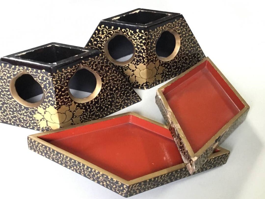 古い雛道具◆極上唐草 / 御膳部揃◆蒔絵 木製 雛人形 ままごと 骨董