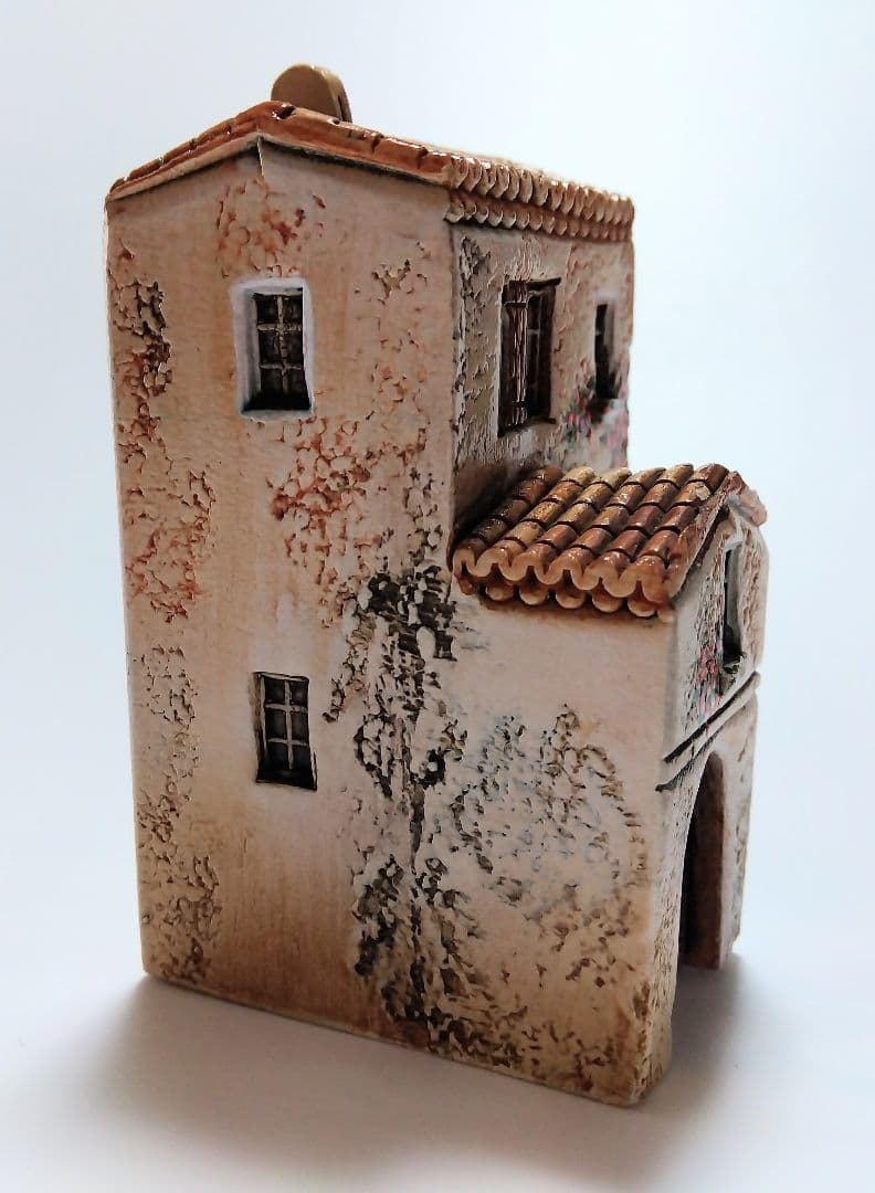 ゴーハウス★GAULT HOUSE お花の装飾が可愛いフランスの家