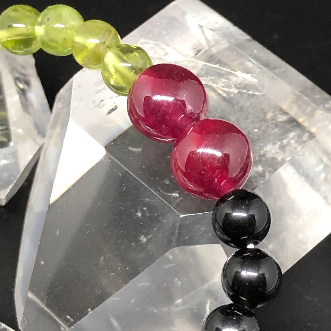 ペリドット　ルビーSA オニキス　天然石ブレスレット