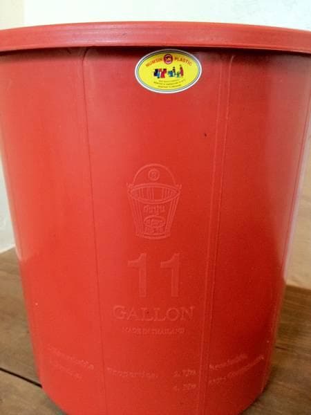 数量限定　貴重　 海外製　可愛い　バケツ　蓋付　11ガロン(約41.8L)　収納