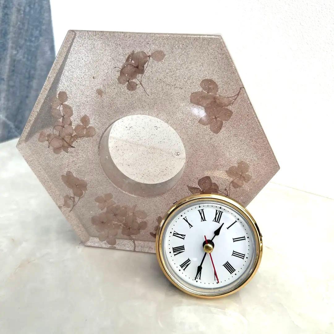 ハンドメイドレジン置き時計　アート作品　ラメ入り　おしゃれ　プレゼント