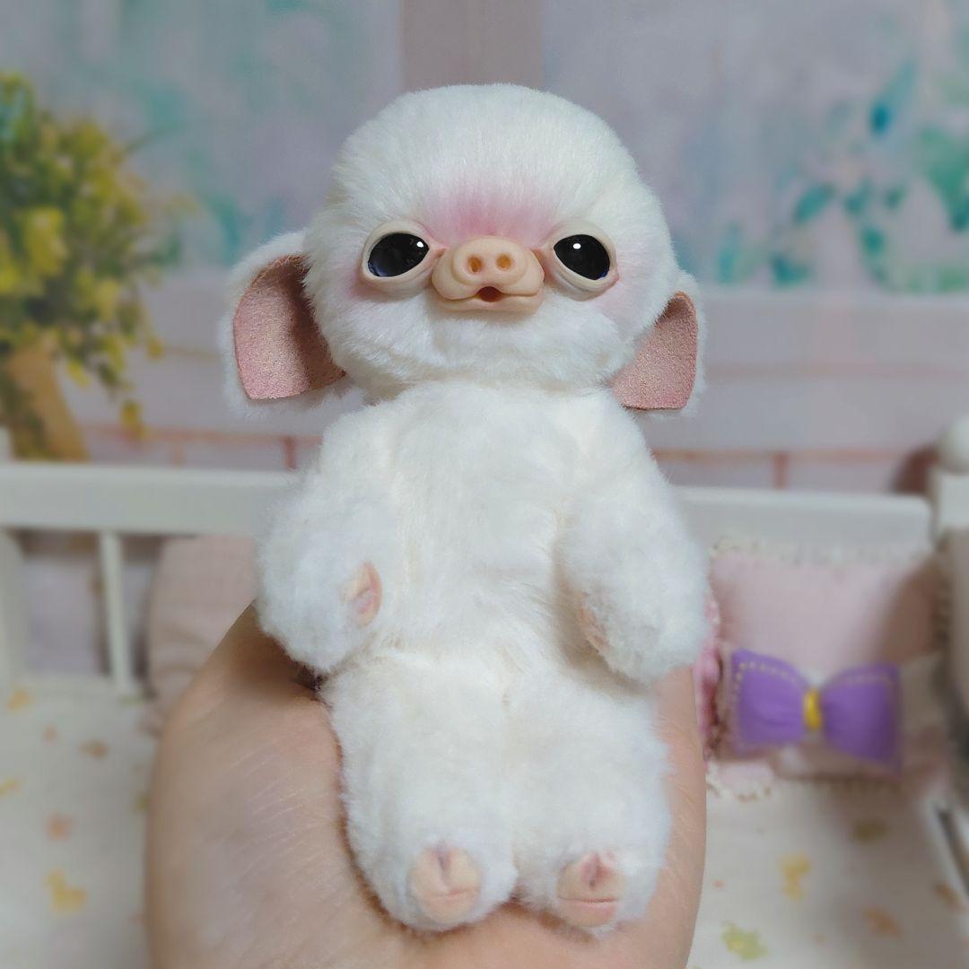 ミニブタちゃん　アートドール　ぬいぐるみ