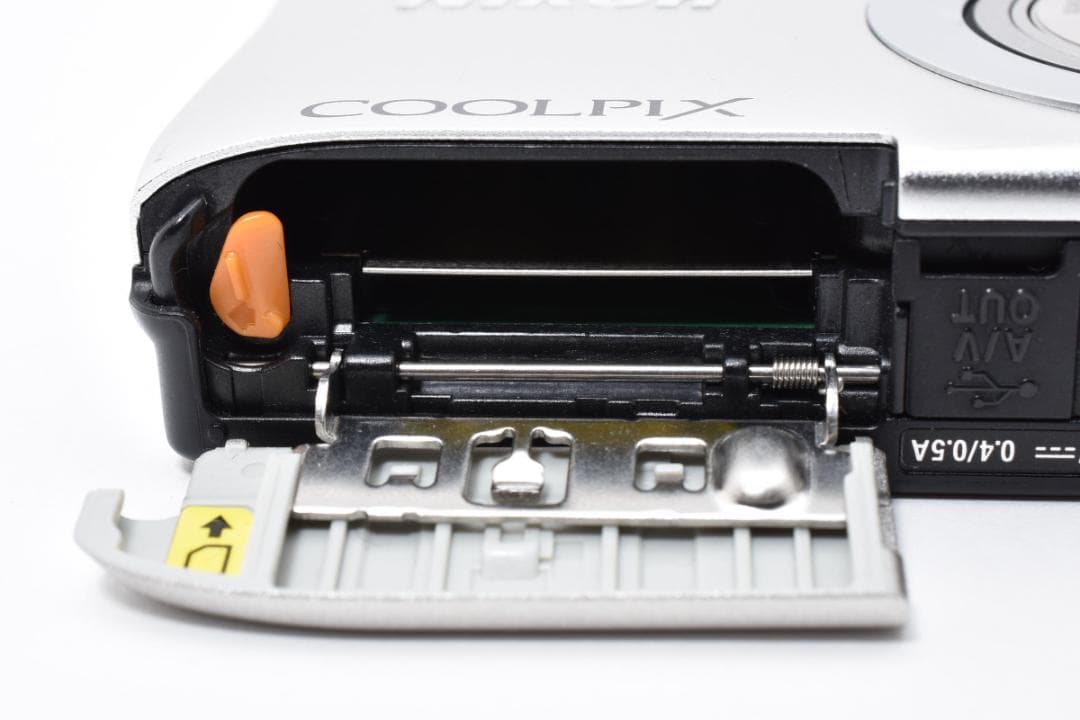 ニコン　Nikon COOLPIX A100 コンパクトデジタルカメラ