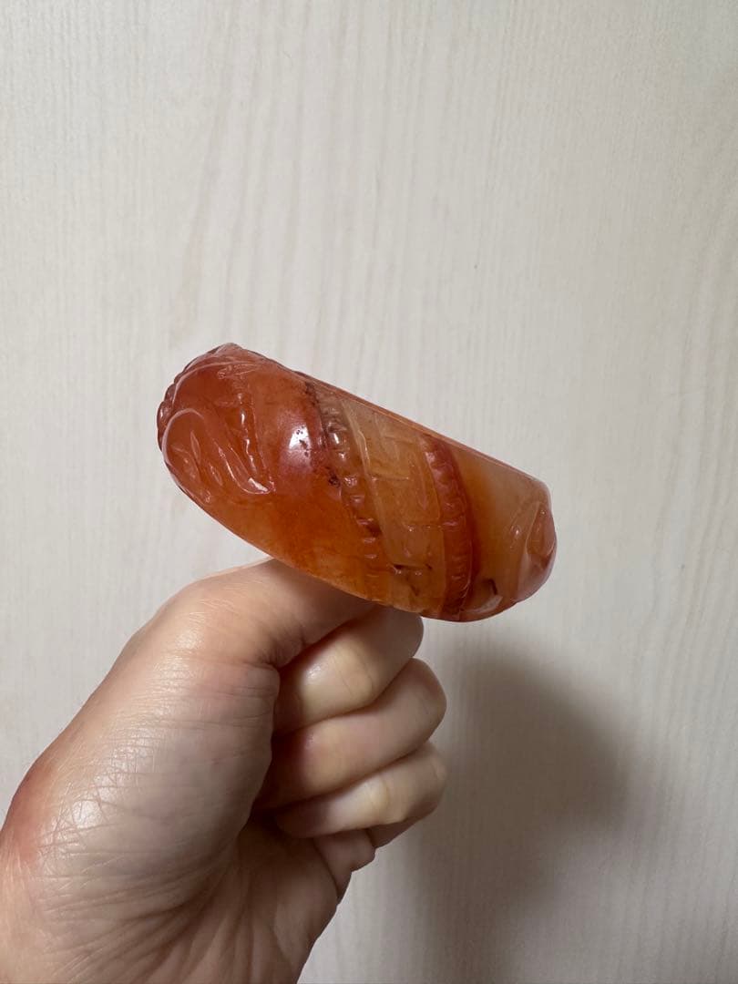 花開冨貴バングル　牛血紅シャー太翠バングル