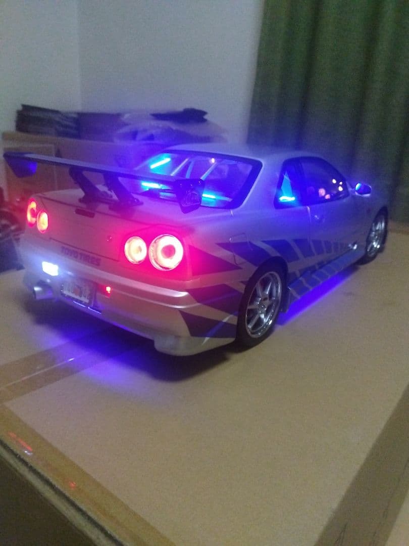 デアゴスティーニスカイライン GT-R R34 1/8スケールモデル